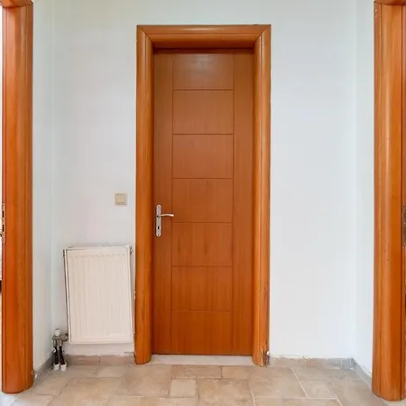 Teachers' House 아파트 Potamós